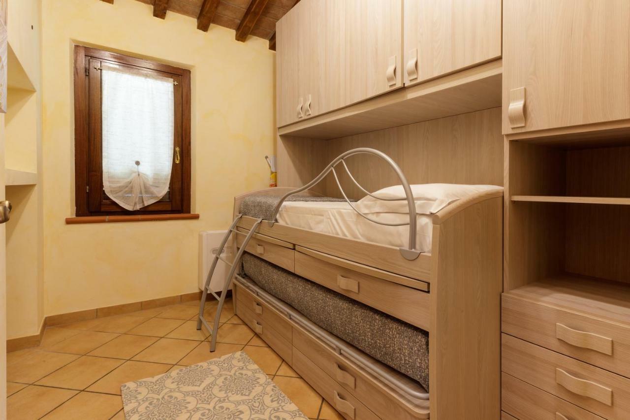 Borgo Dei Gigli Villa Lamporecchio Luaran gambar